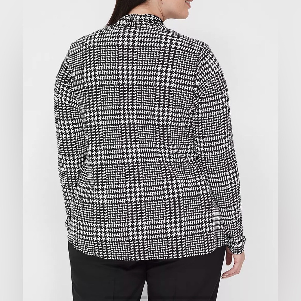 Lane Bryant swing tie-neck top, size 22/24 - Picture 2 of 8